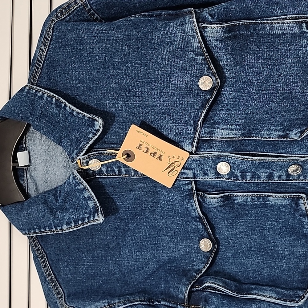 YPCT Women's Cropped Denim Blue Jean Jacket with Snap Front. XL - Picture 2 of 16
